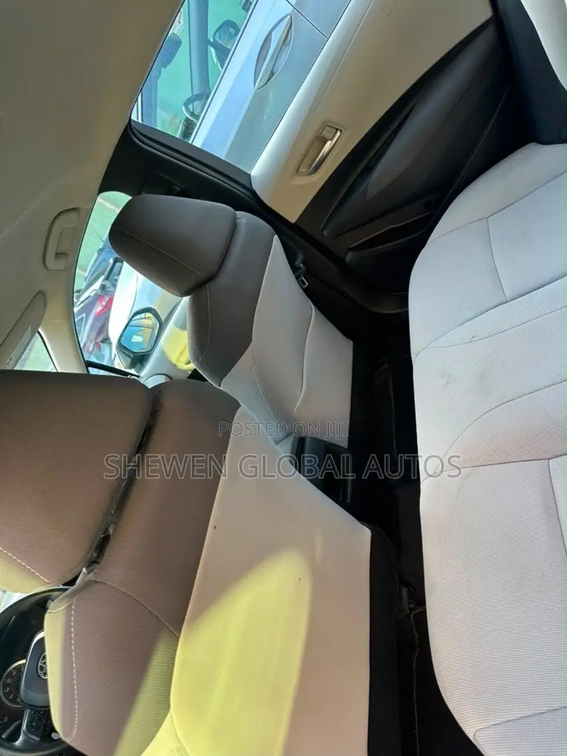 Toyota Corolla LE 2021 Gray