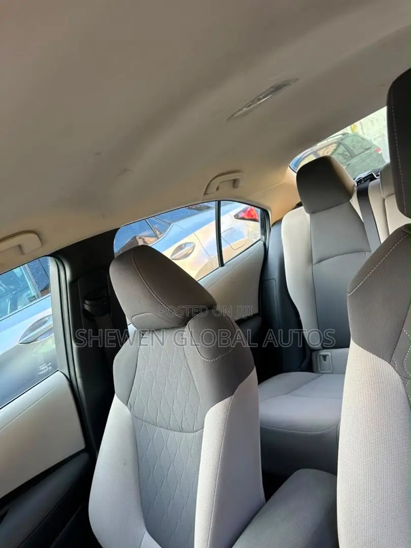 Toyota Corolla LE 2021 Gray