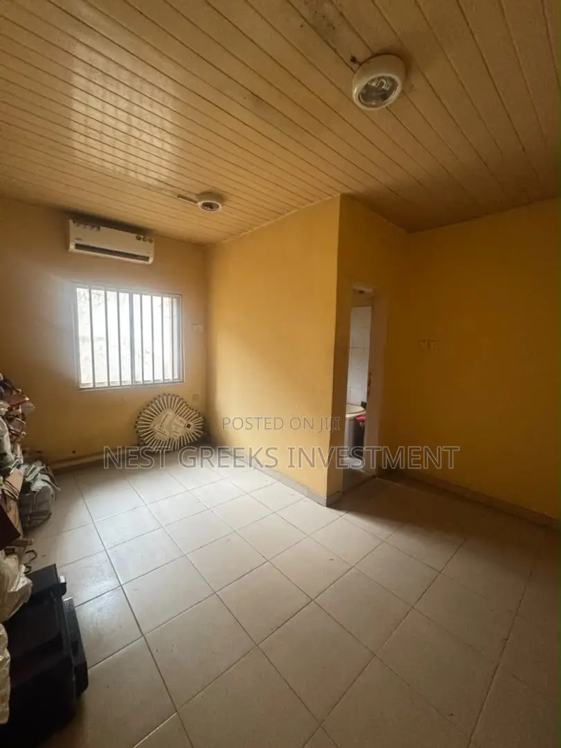 3bdrm Bungalow in Ikeja GRA for rent
