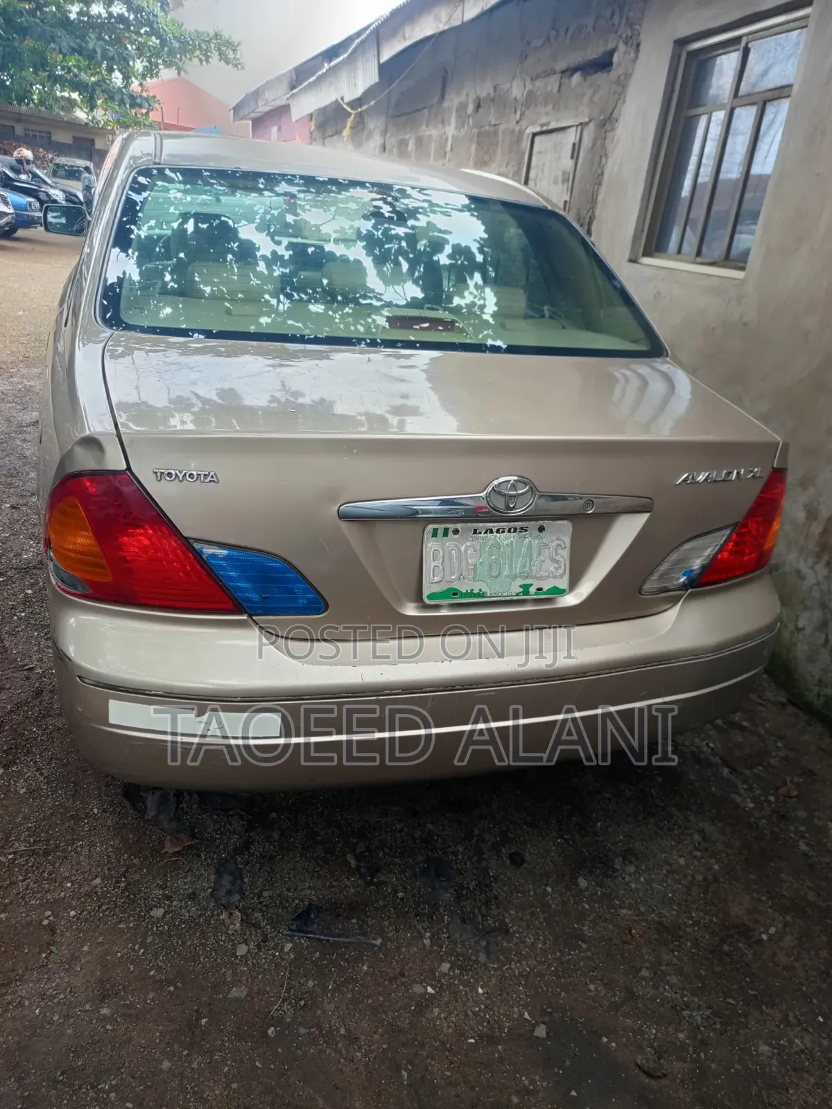 Toyota Avalon 2002 Gold
