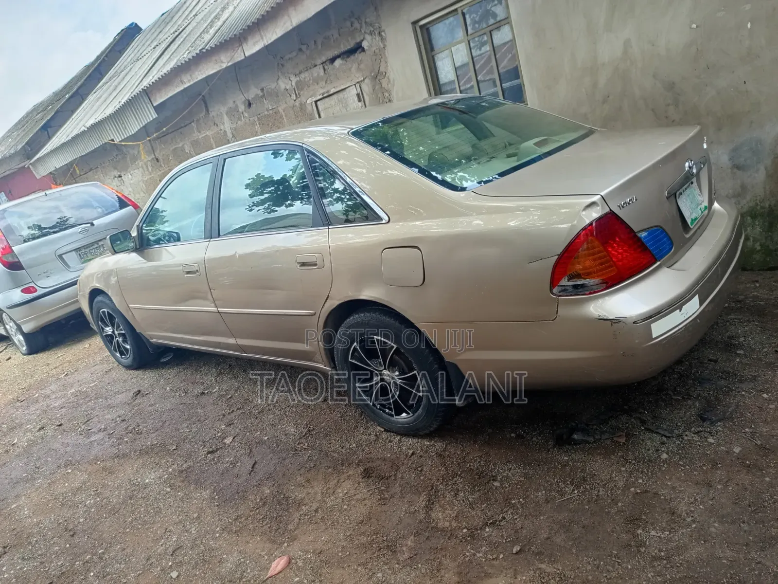 Toyota Avalon 2002 Gold