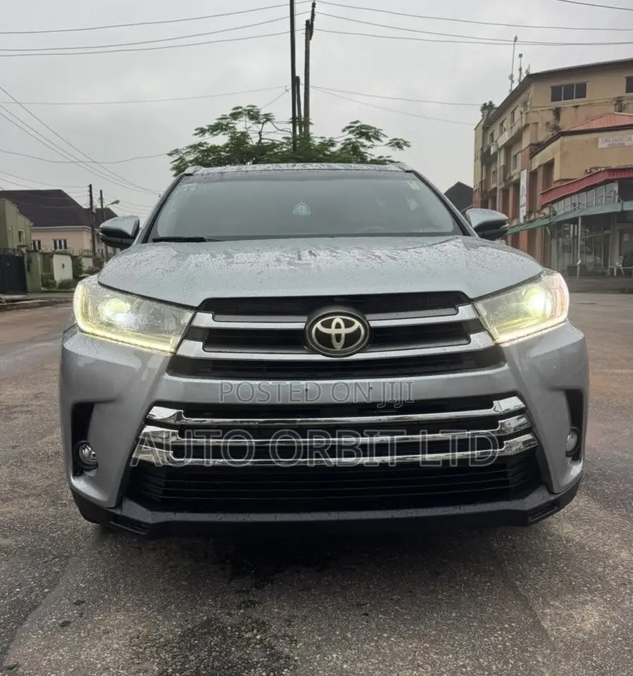 Toyota Highlander XLE 4dr SUV (3.5L 6cyl 6A) 2015 Silver