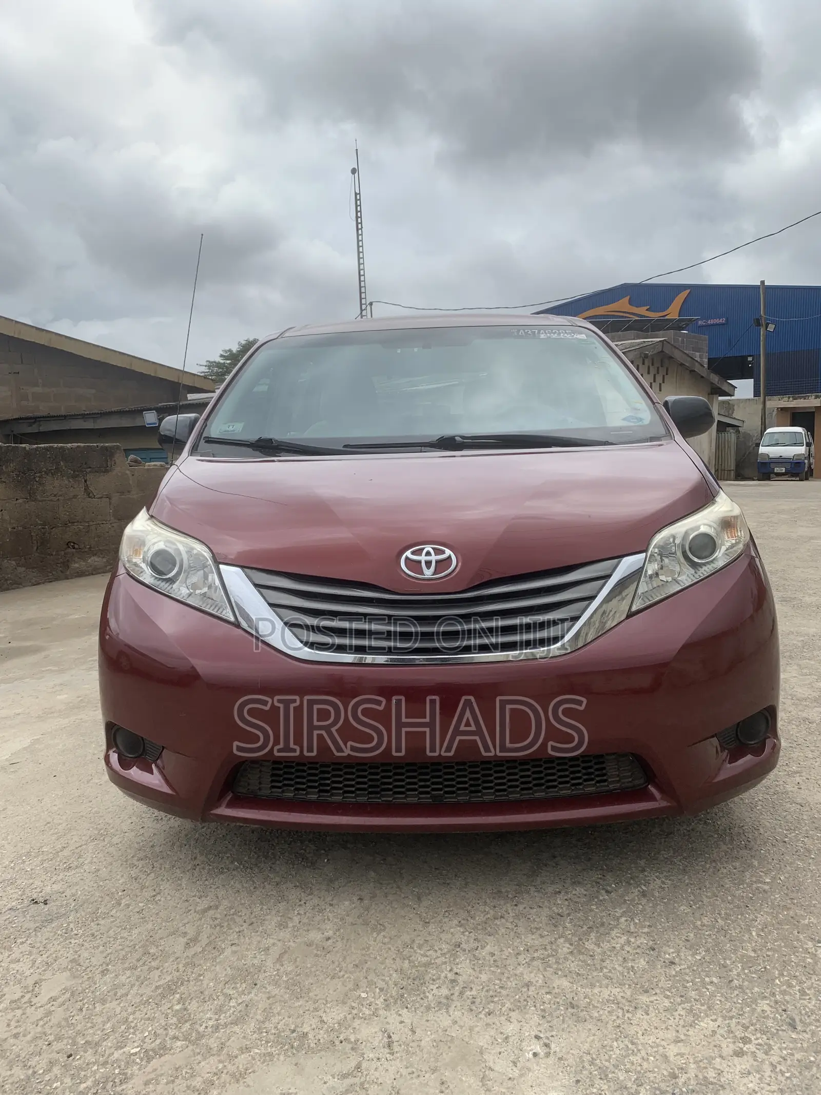 Toyota Sienna 2014 Red