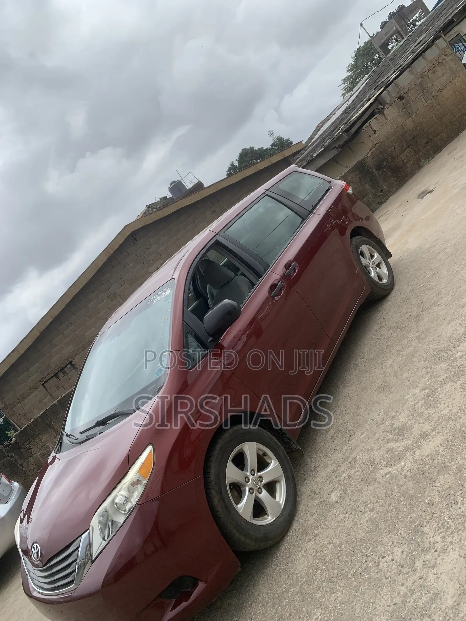 Toyota Sienna 2014 Red