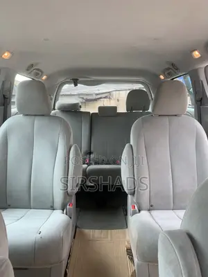 Toyota Sienna 2014 Red