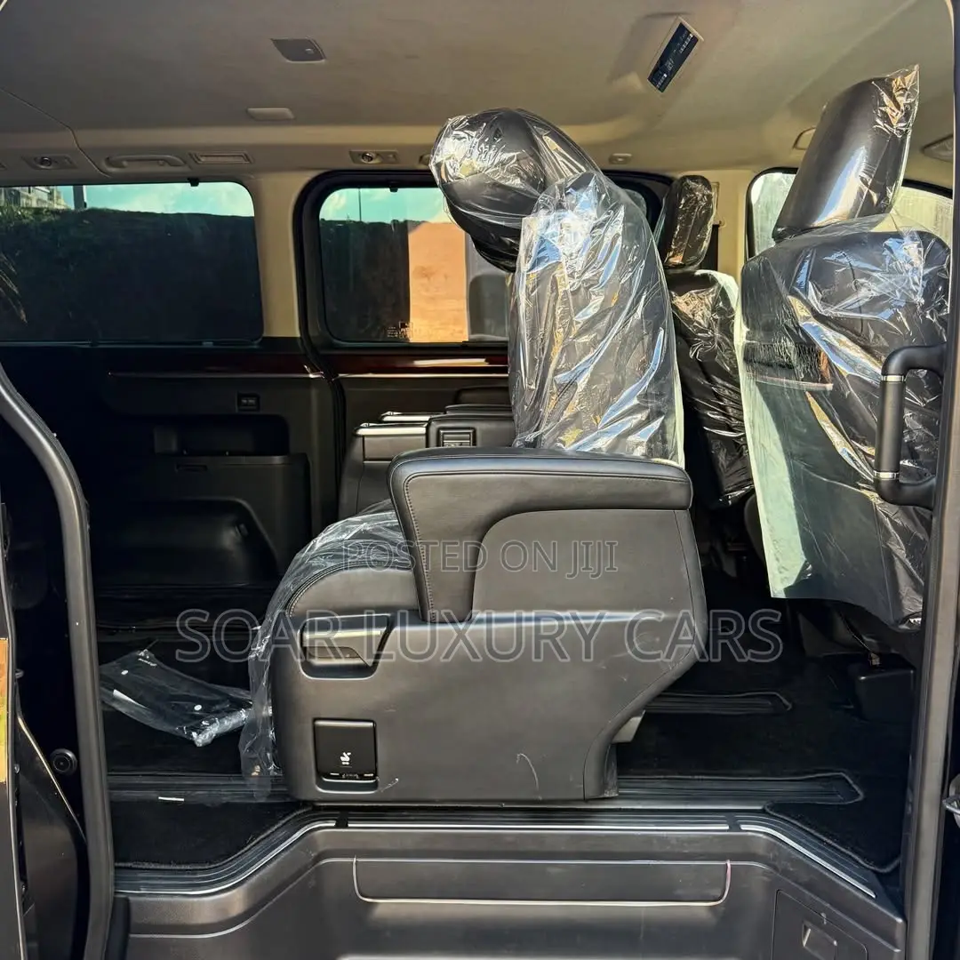 Toyota Granvia Premium 3.5 V6 Petrol 6-Seater 2023 Black