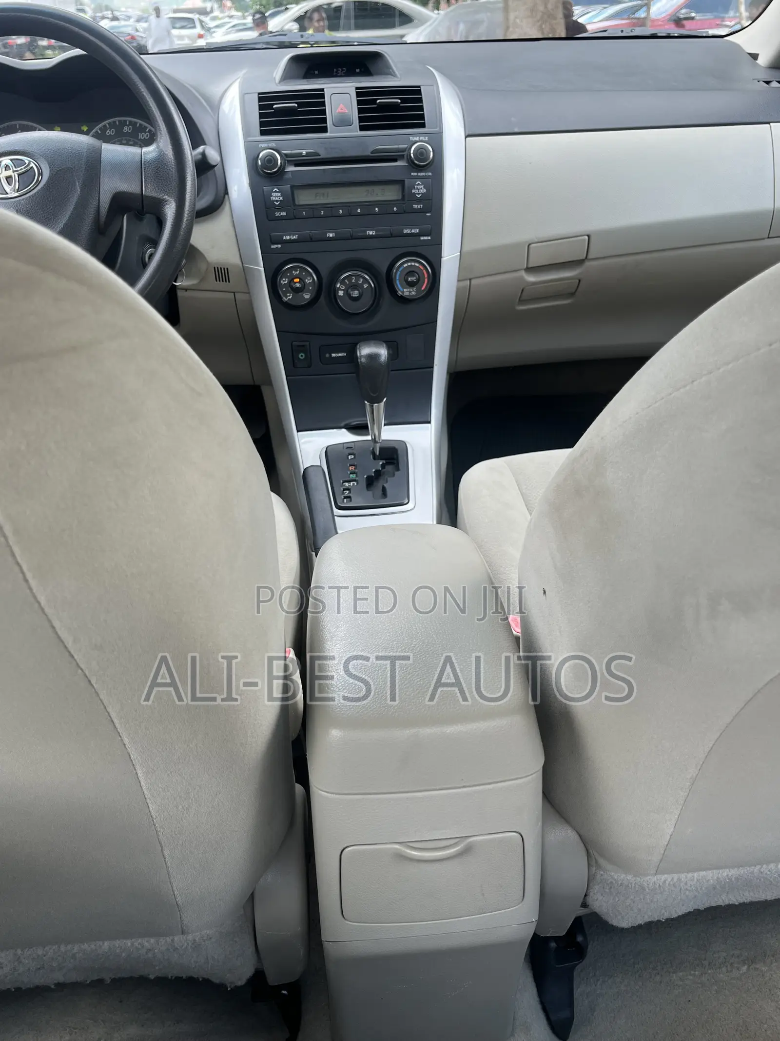 Toyota Corolla 2011 Silver
