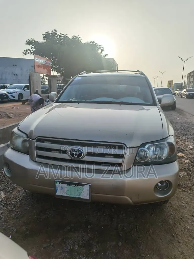 Toyota Highlander 2005 Gold