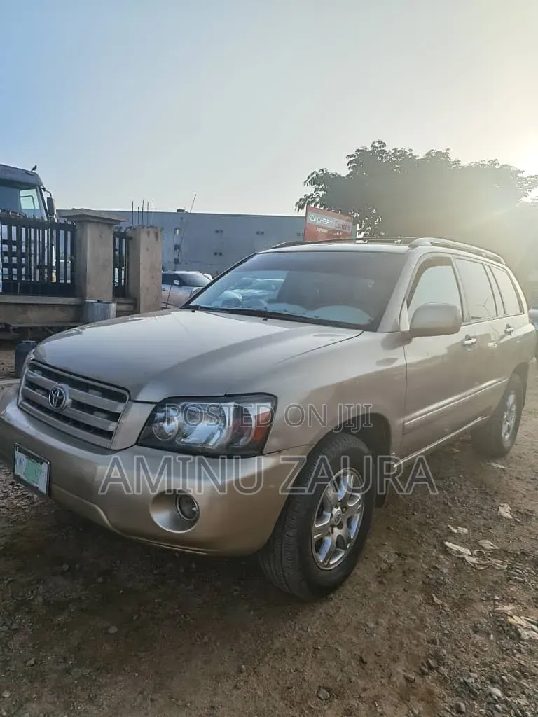 Toyota Highlander 2005 Gold
