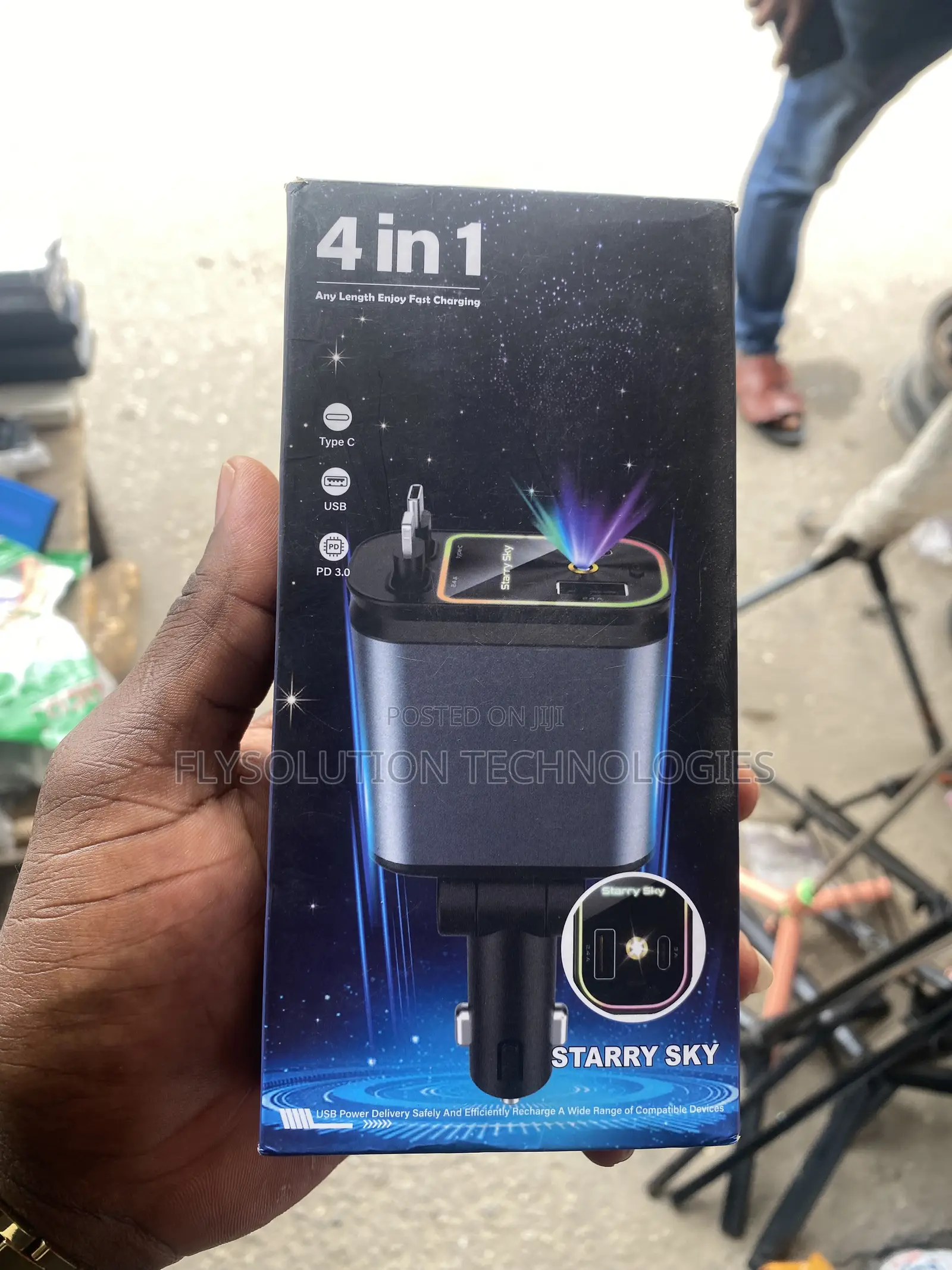 4-in-1 Retractable Car Charger With a Starry Sky Projector