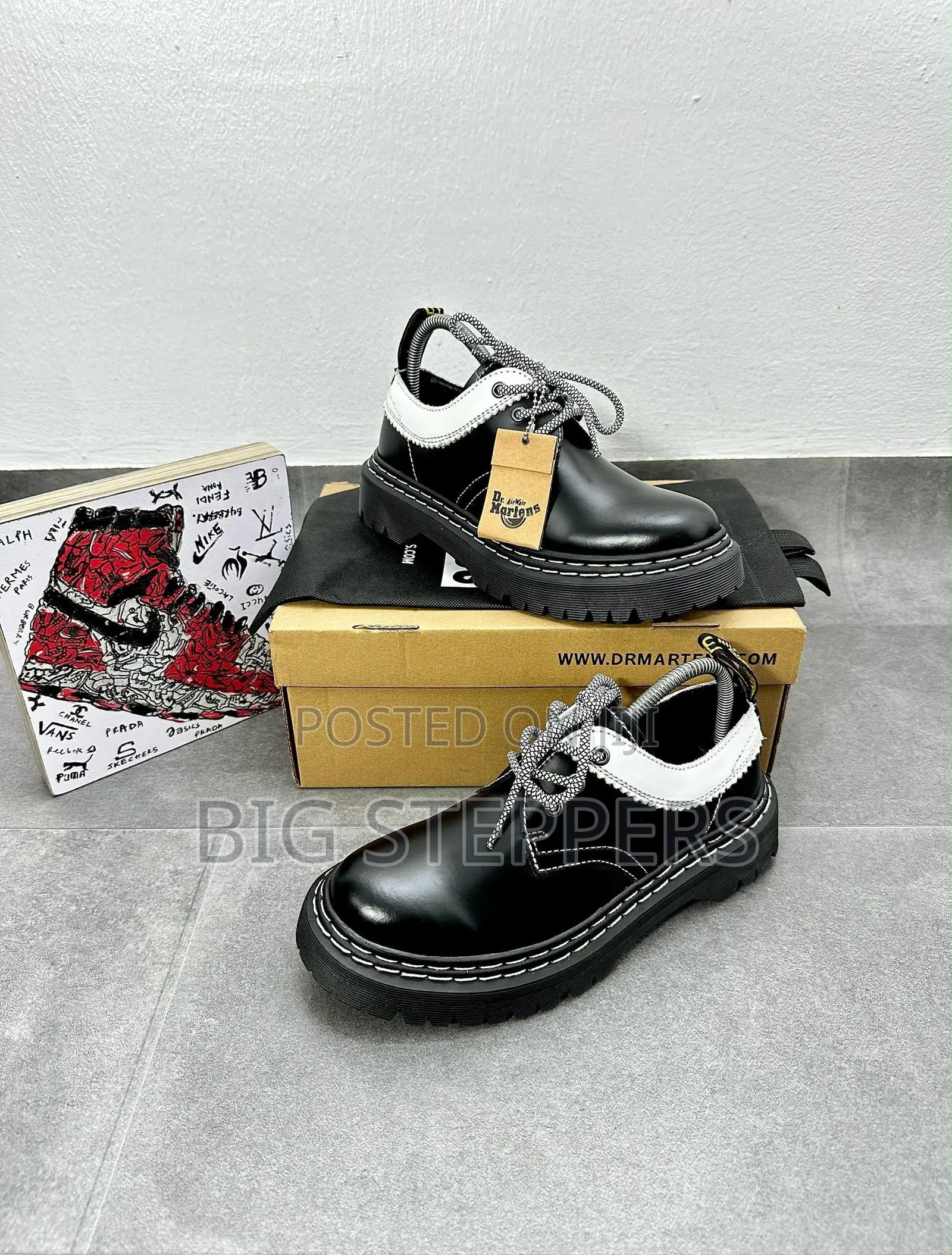 *Dr Martens Black and White 1461 Bex Ds Pascal*