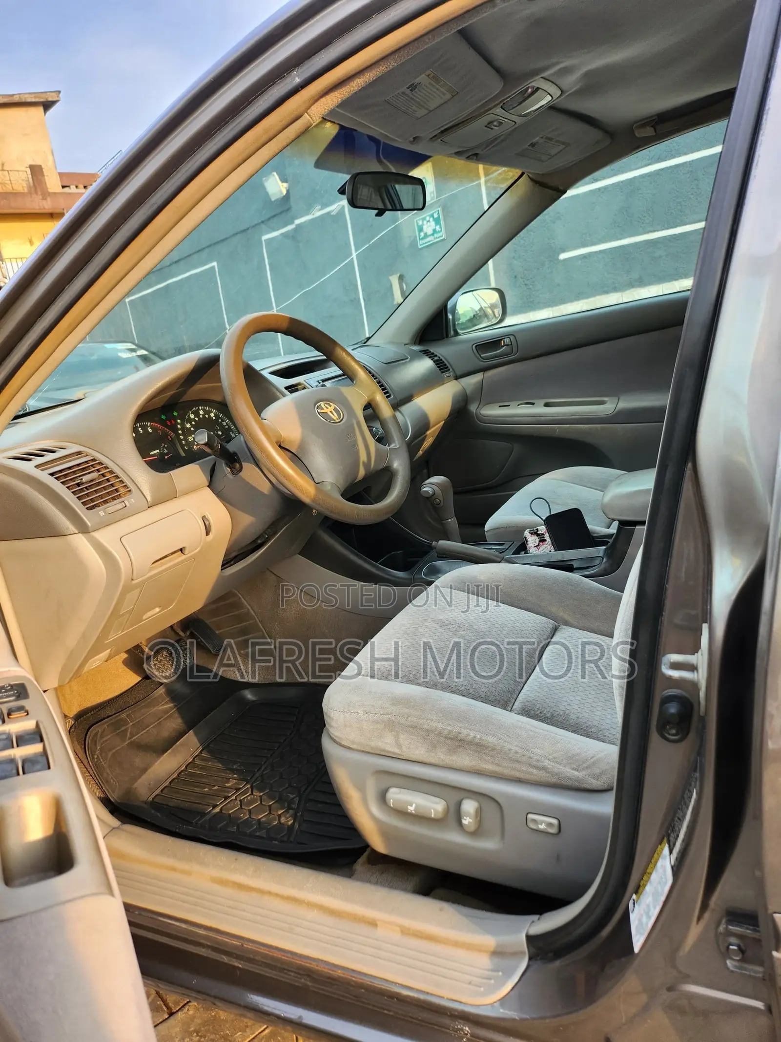 Toyota Camry 2005 Gray
