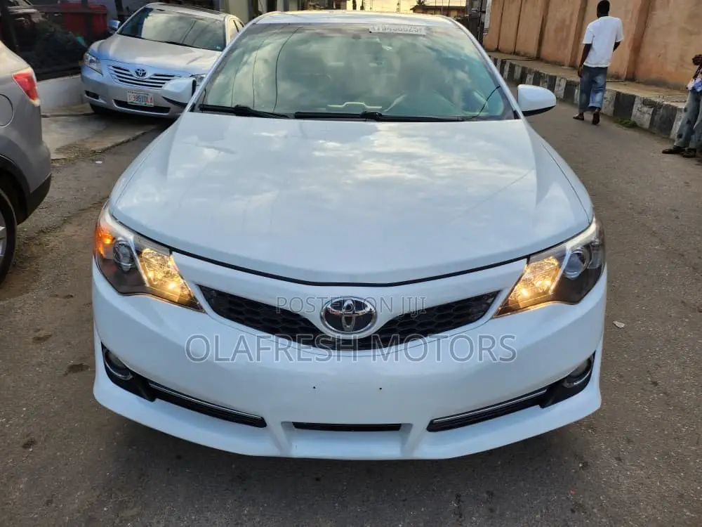 Toyota Camry 2012 White