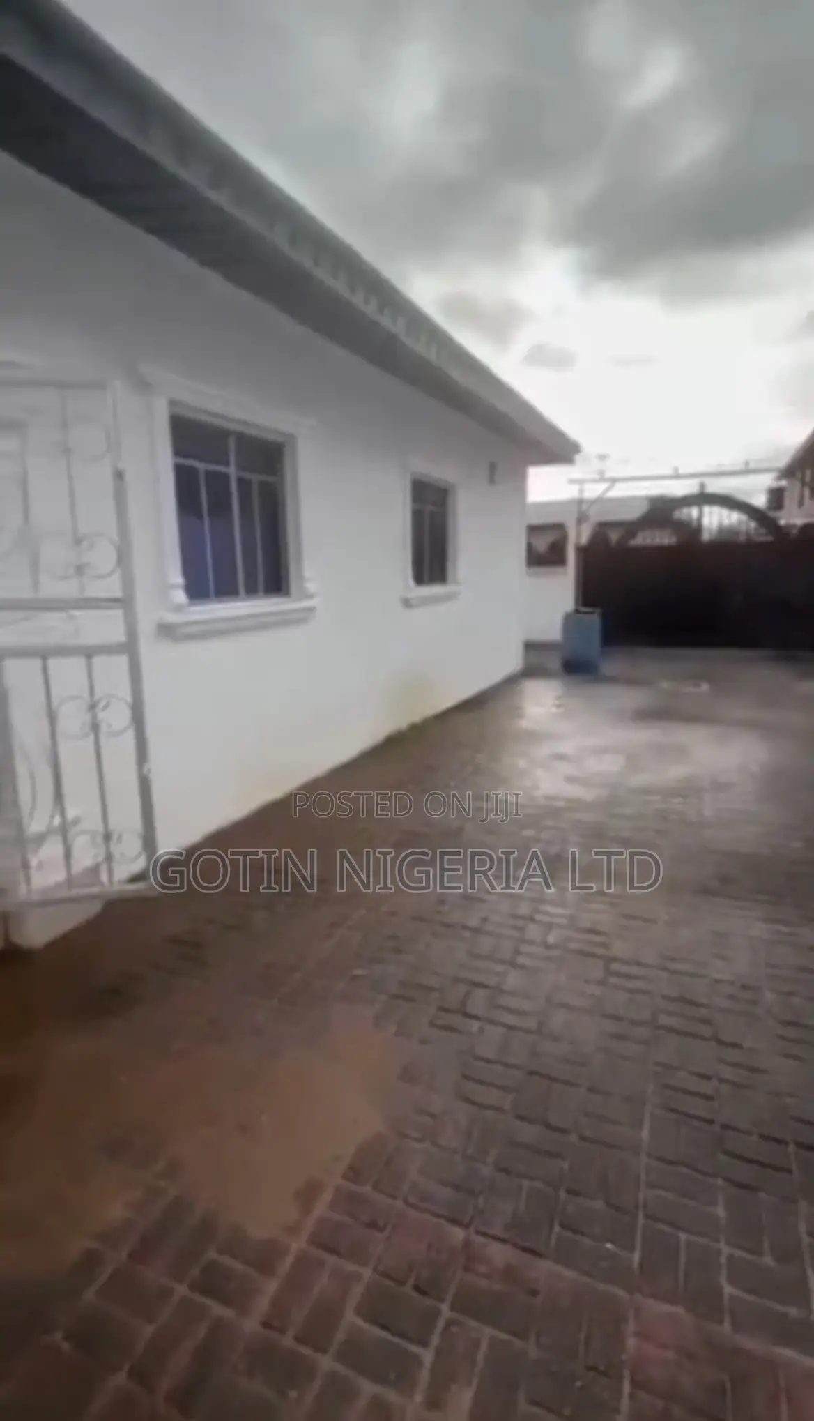 3bdrm Block of Flats in Gotin Nigeria Ltd, Benin City for sale