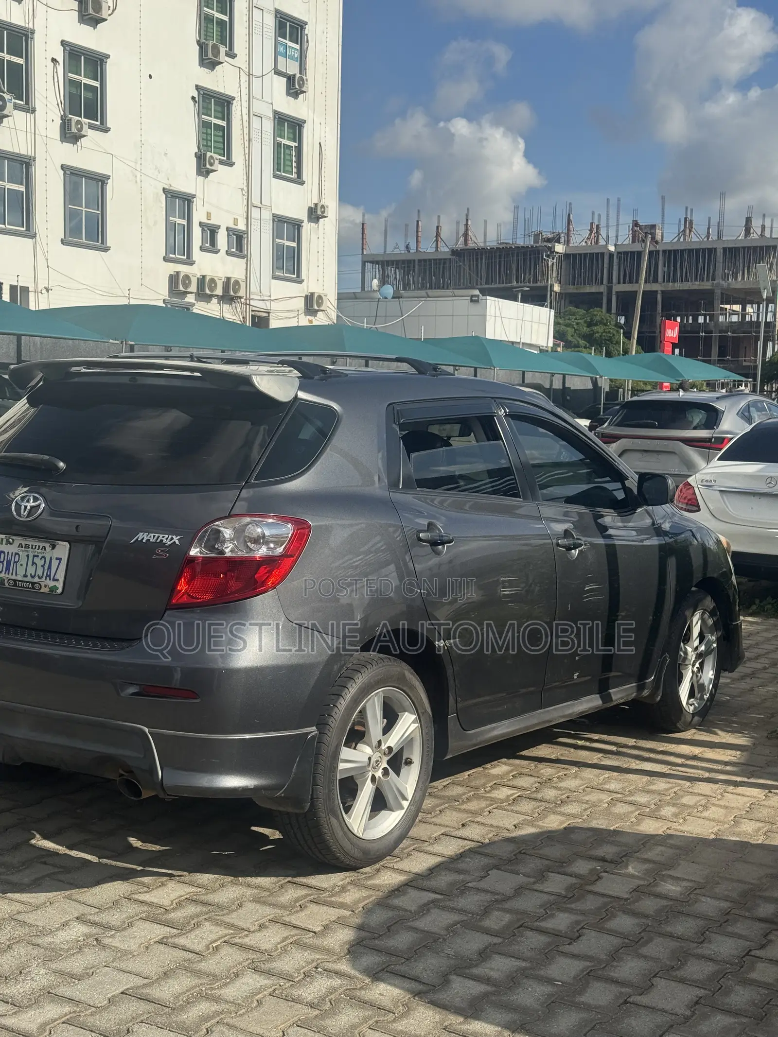 Toyota Matrix S Hatchback FWD (2.4L 4cyl 5A) 2011 Gray