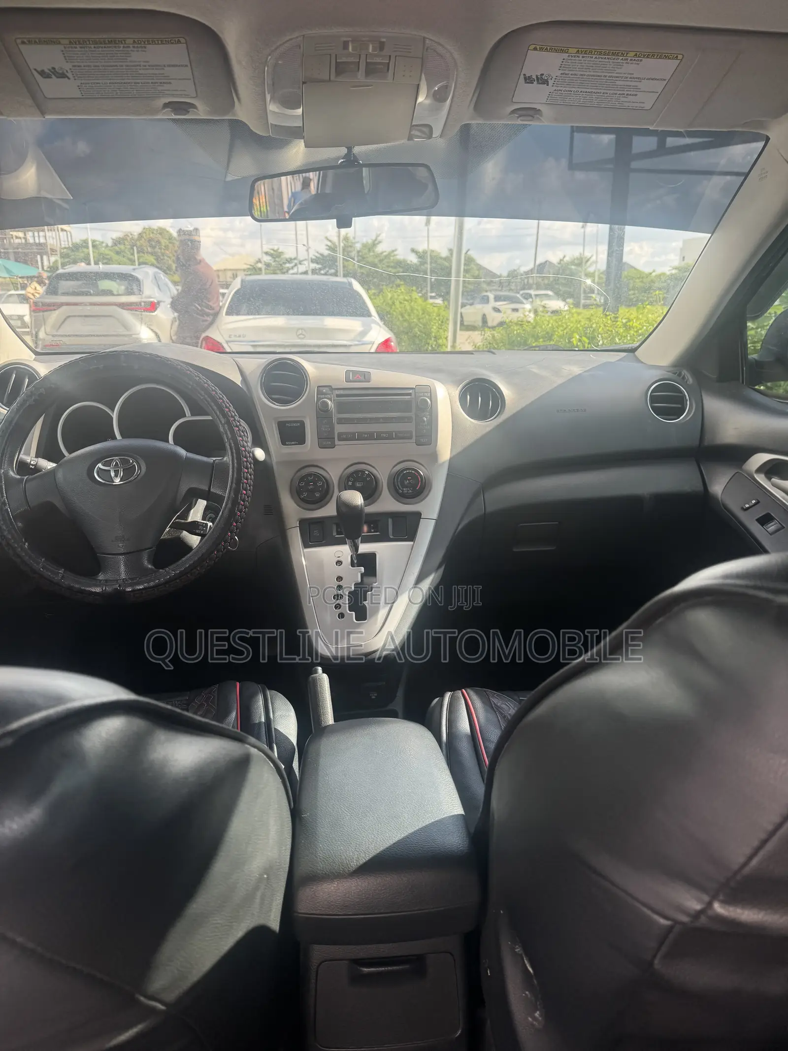 Toyota Matrix S Hatchback FWD (2.4L 4cyl 5A) 2011 Gray