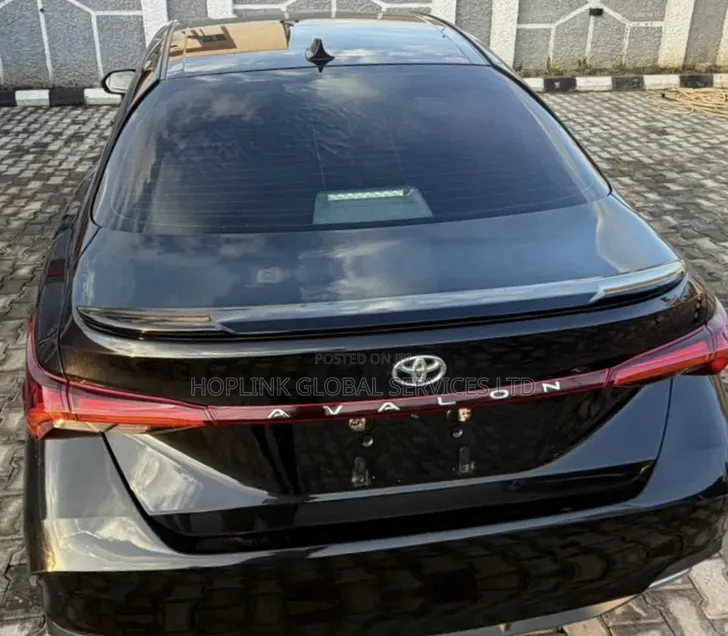 Toyota Avalon 2024 Black