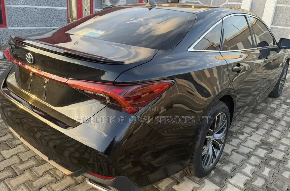 Toyota Avalon 2024 Black