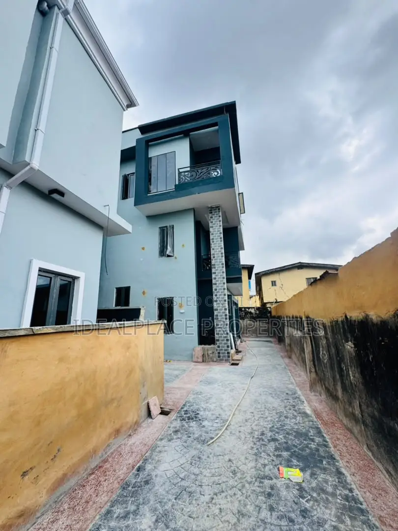 4bdrm Duplex in Ogba for sale