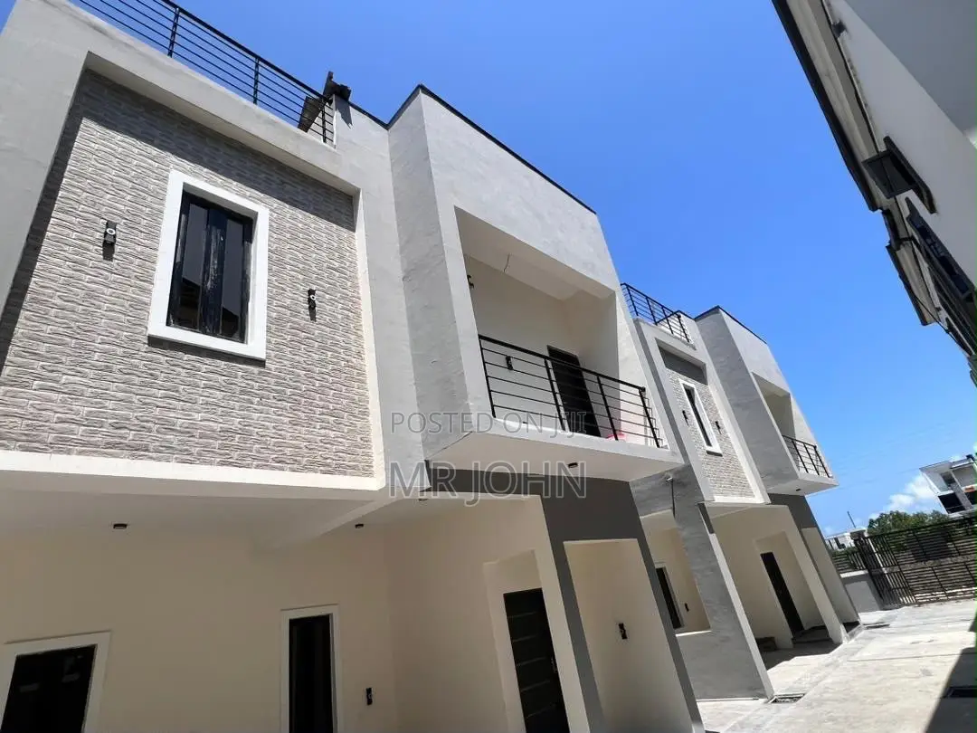 4bdrm House in Orchid Road Owo Pr, Lekki for rent