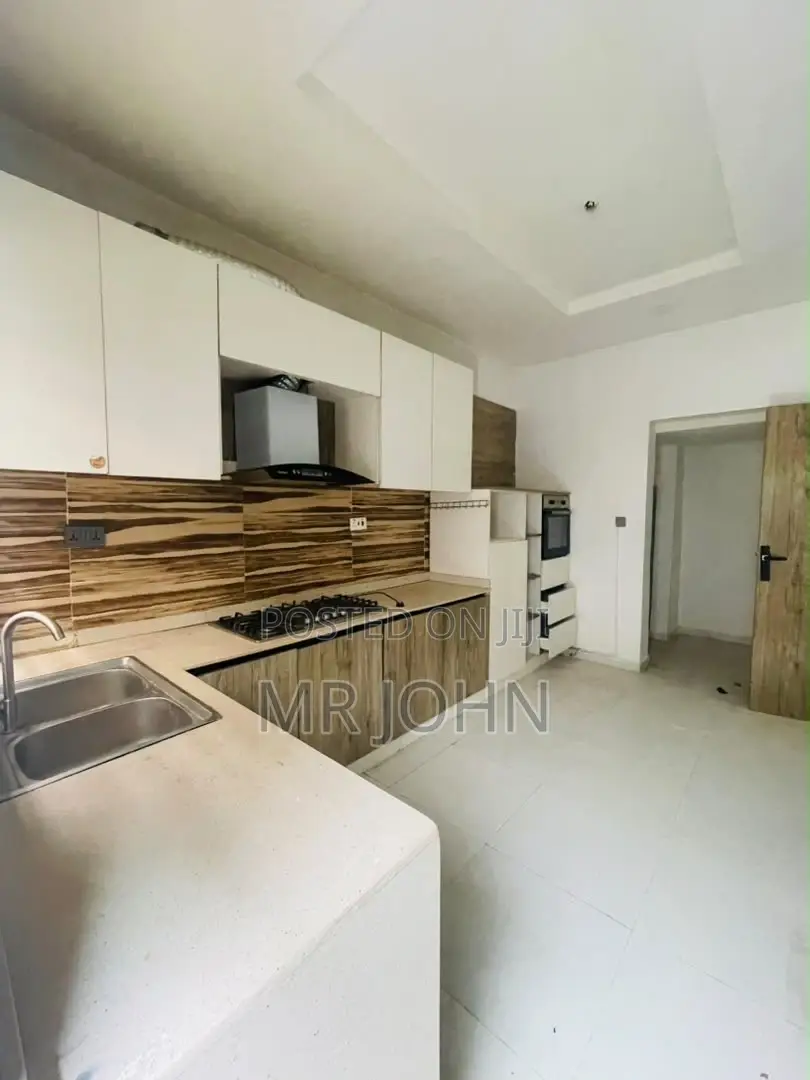 4bdrm Duplex in Orchid Road Owo Pr, Lekki for rent