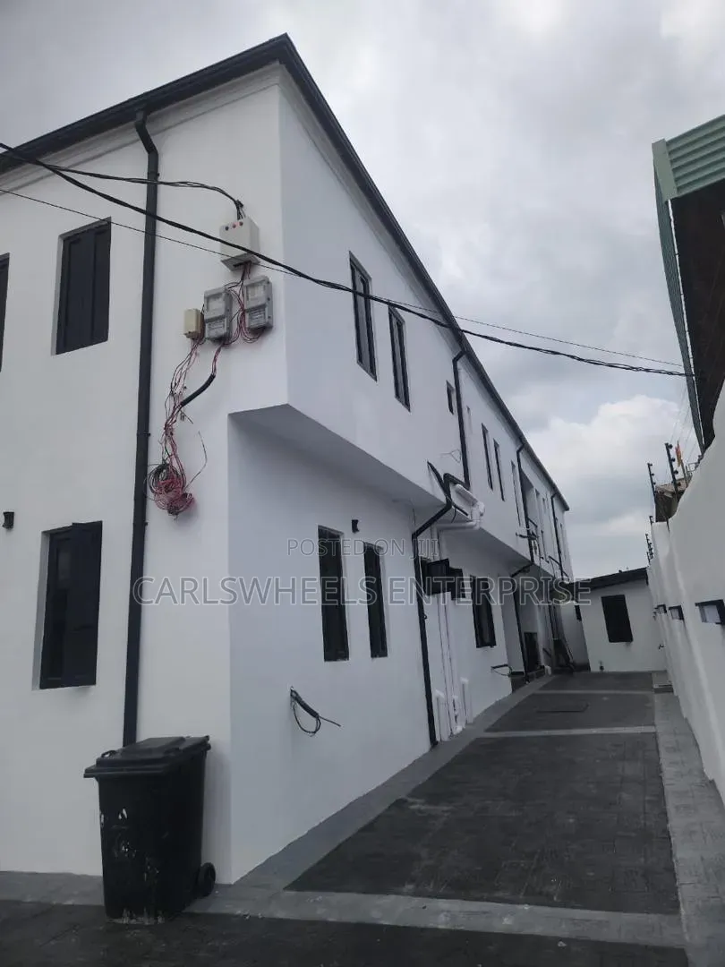 3bdrm Apartment in Phase 1 / Gbagada for sale
