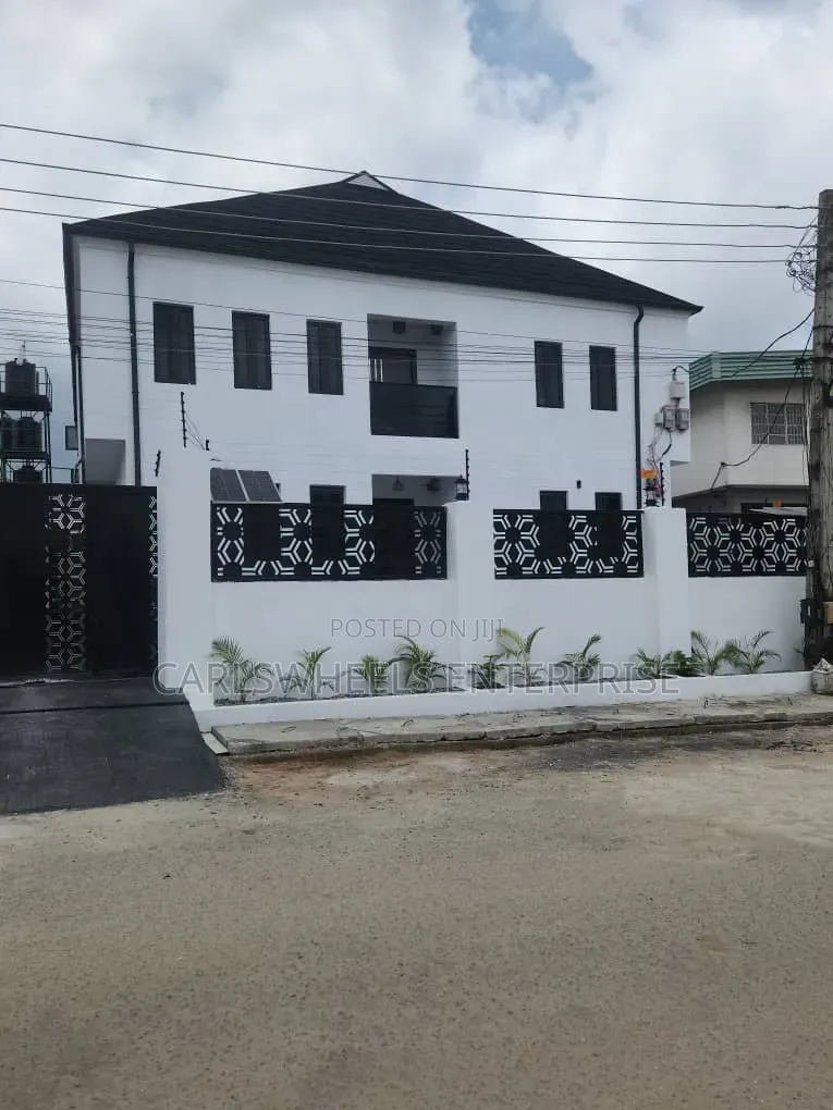 3bdrm Apartment in Phase 1 / Gbagada for sale