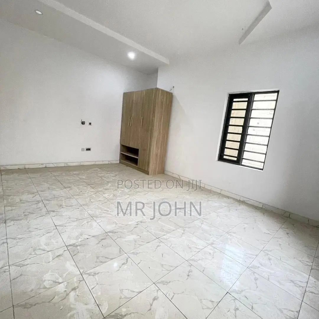 3bdrm Apartment in Ikota Villa, Lekki for rent