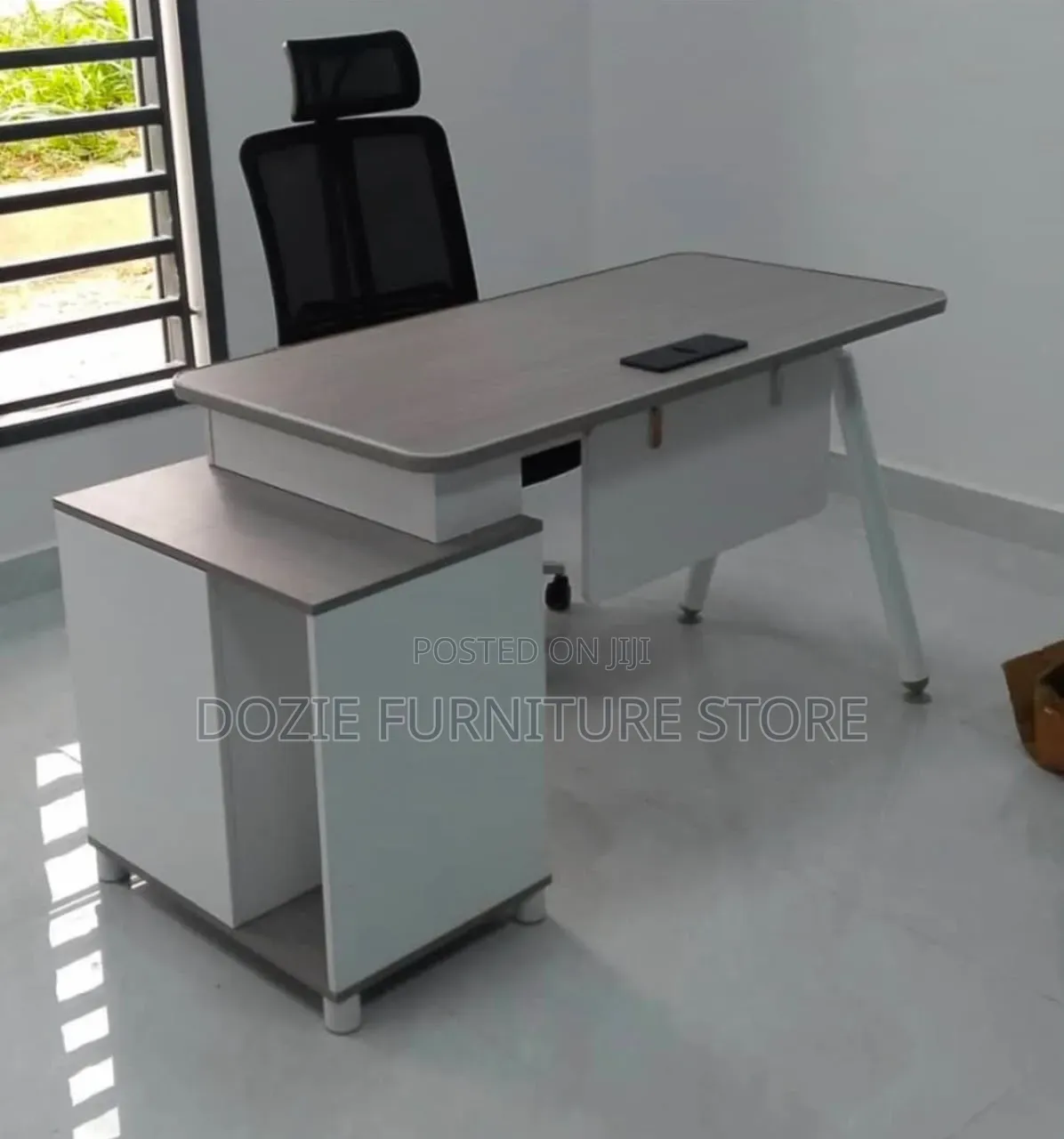 Mordern Office Table
