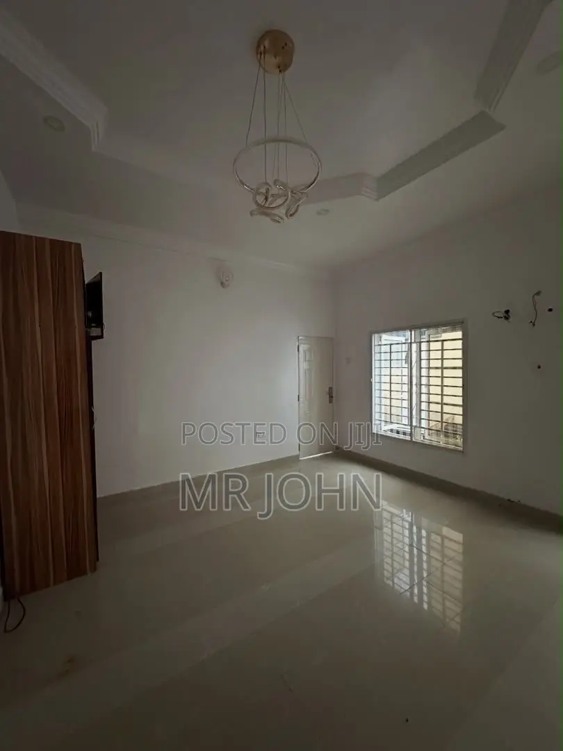 1bdrm Apartment in Lekki Phase 1 Owo Pr for rent
