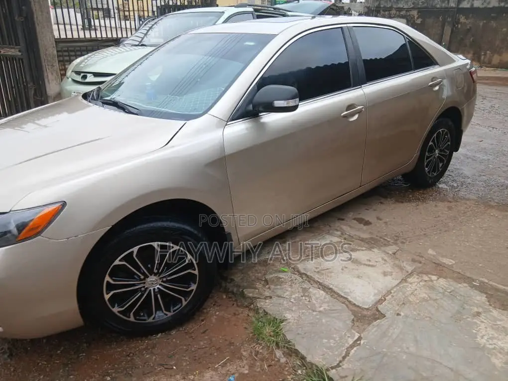 Toyota Camry LE 4dr Sedan (2.4L 4cyl 5A) 2008 Gold
