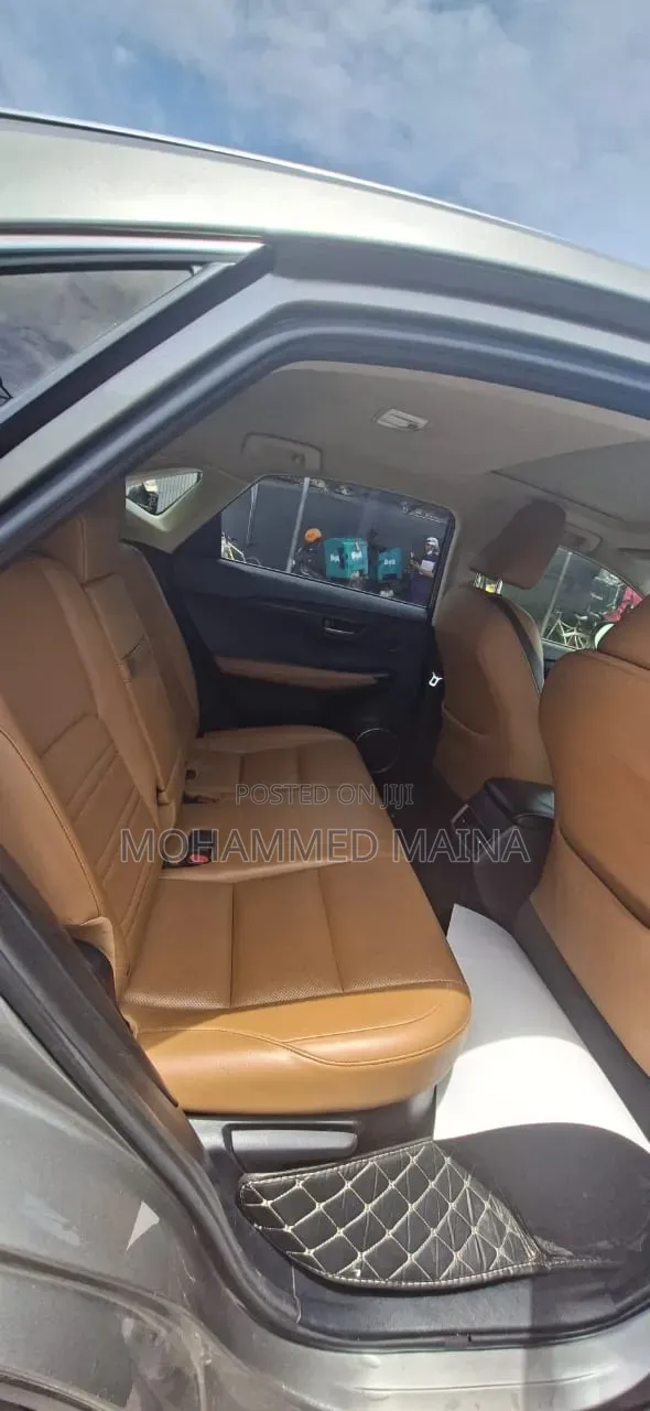 Lexus NX 2017 Silver