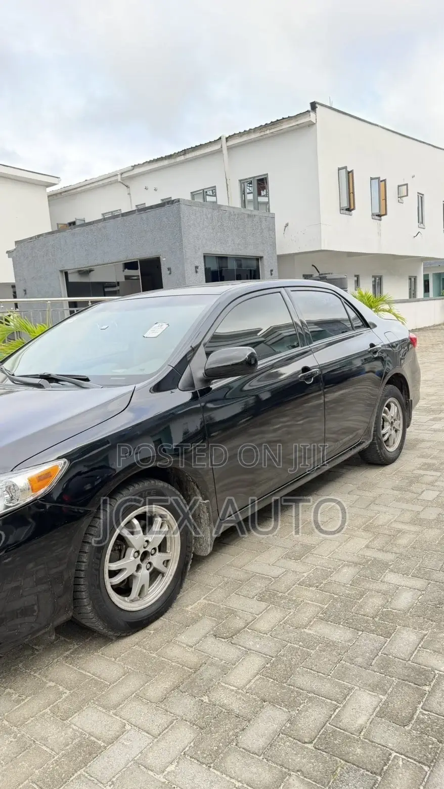 Toyota Corolla L 4dr Sedan (1.8L 4cyl 5M) 2013 Gray