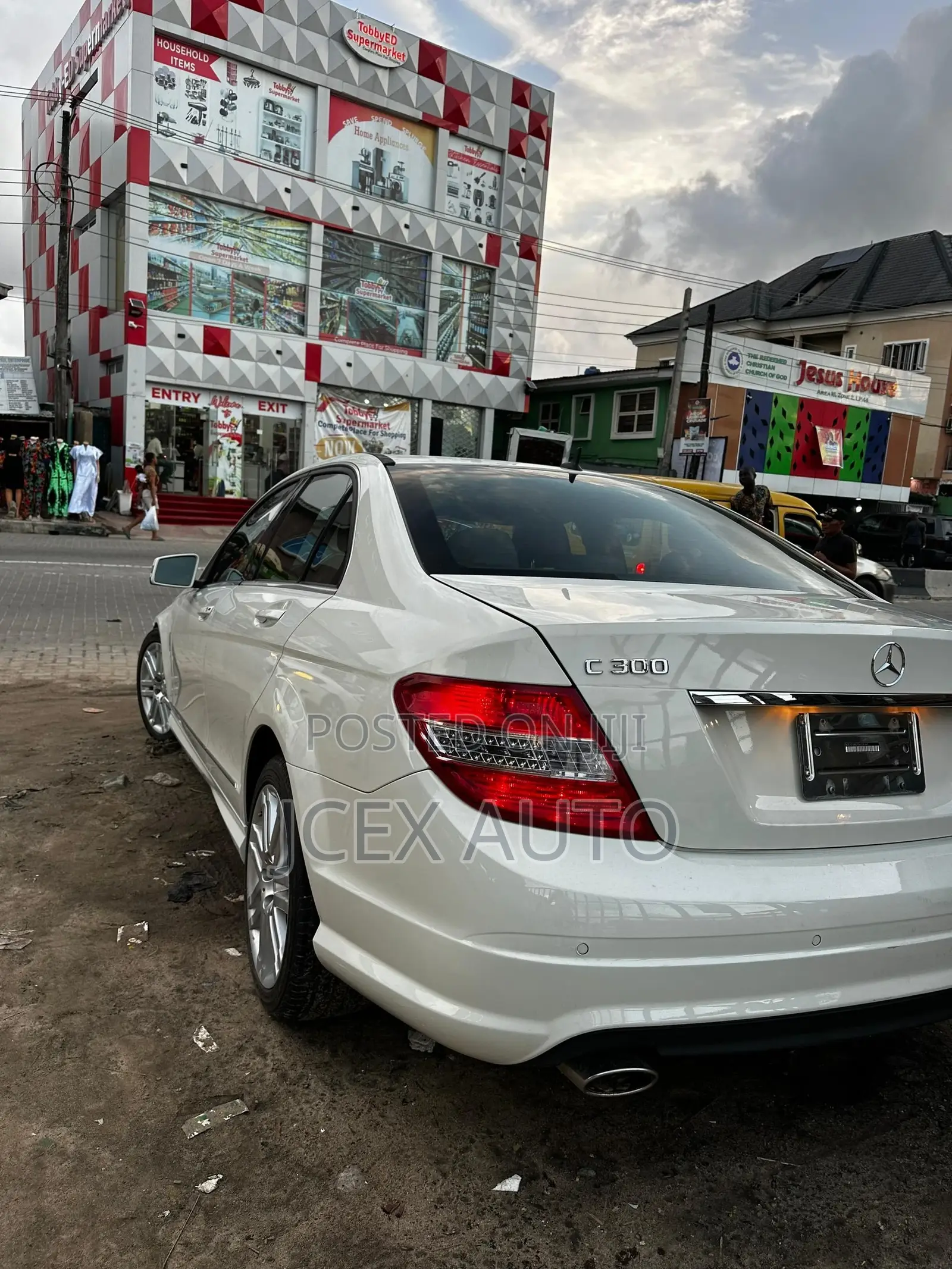 Mercedes-Benz C300 Luxury 4Matic Sedan AWD (3.0L 6cyl 7A) 2012 White