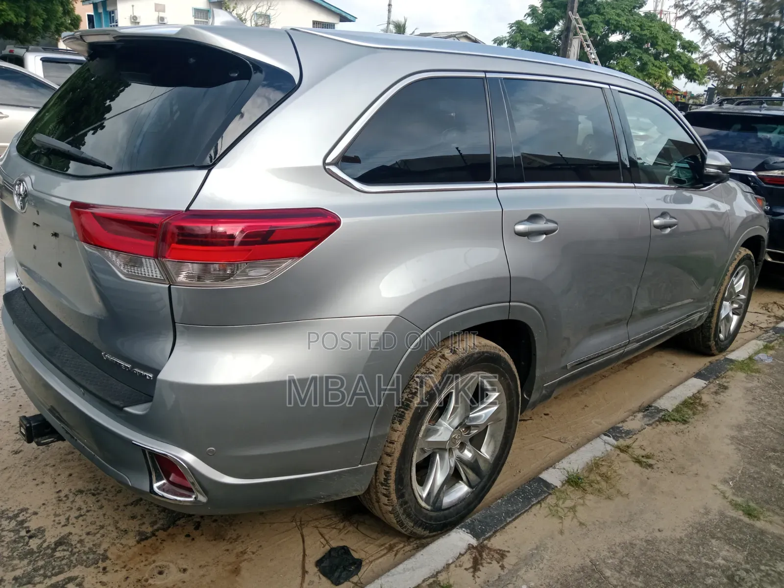 Toyota Highlander Limited 4dr SUV AWD (3.5L 6cyl 6A) 2015 Gray