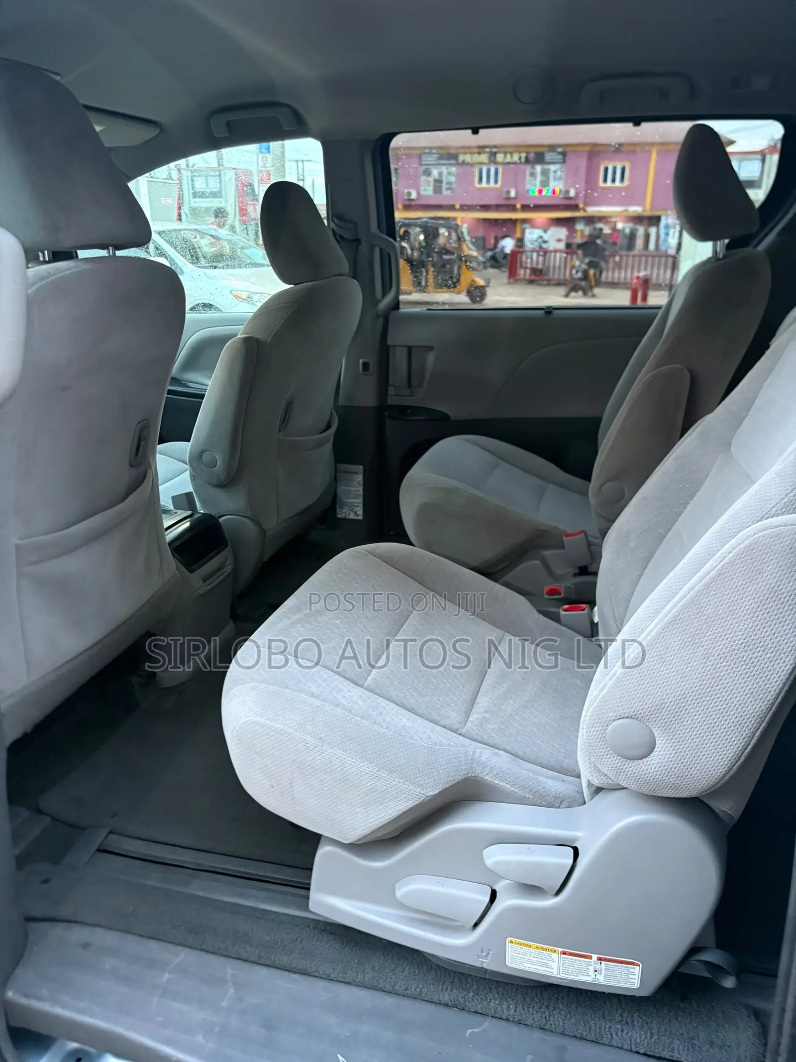 Toyota Sienna LE 7-Passenger Mobility 4dr Minivan (3.5L 6cyl 6A) 2015