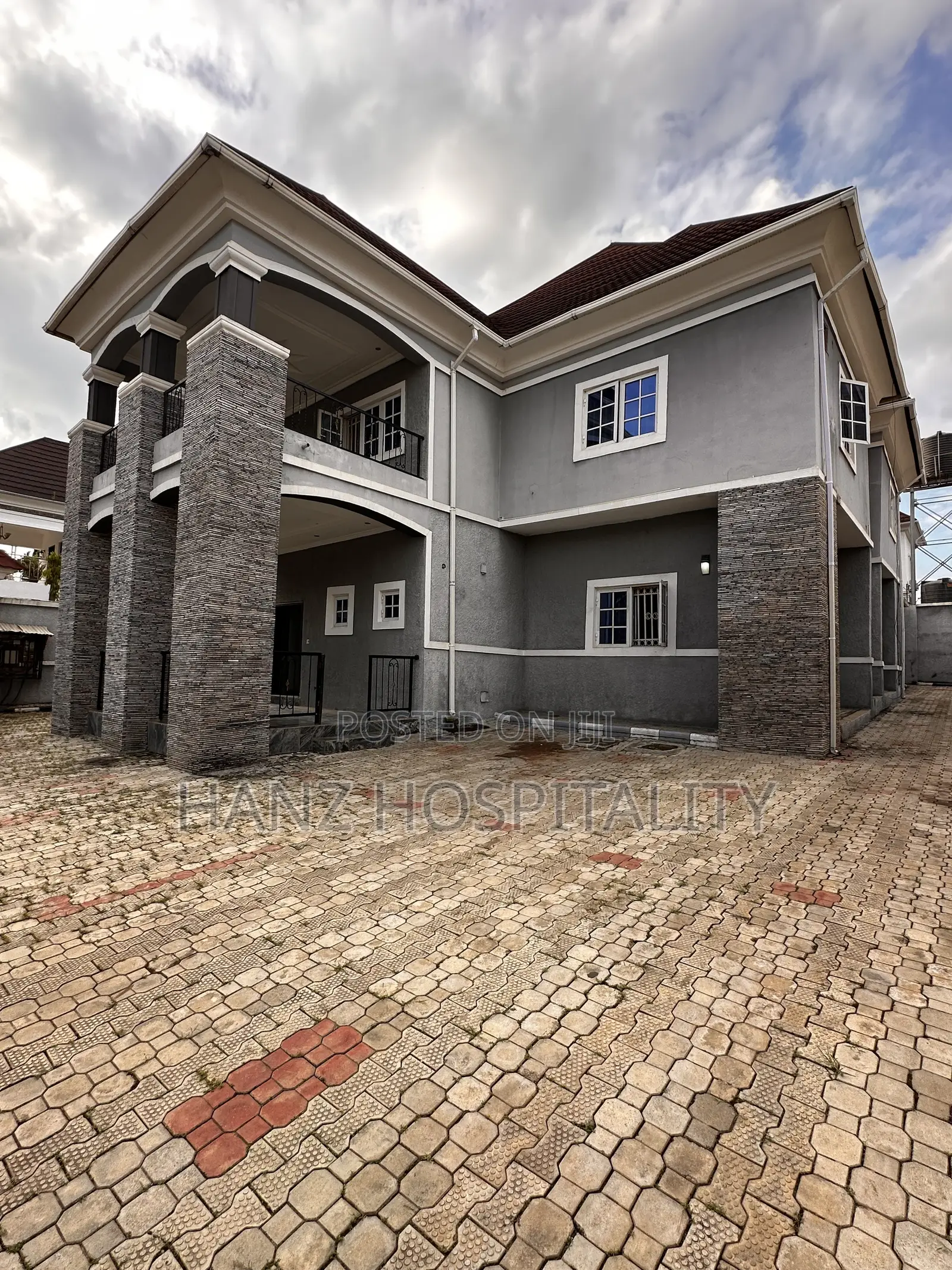 5bdrm Duplex in Fynestone Estate, Life Camp for sale