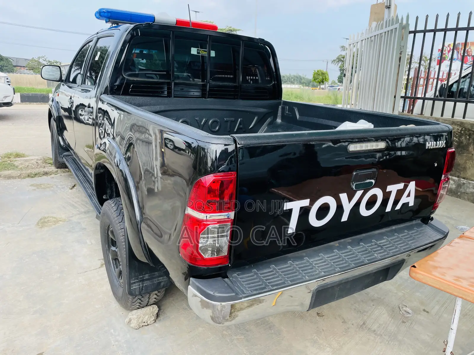 Toyota Hilux 2016 Black