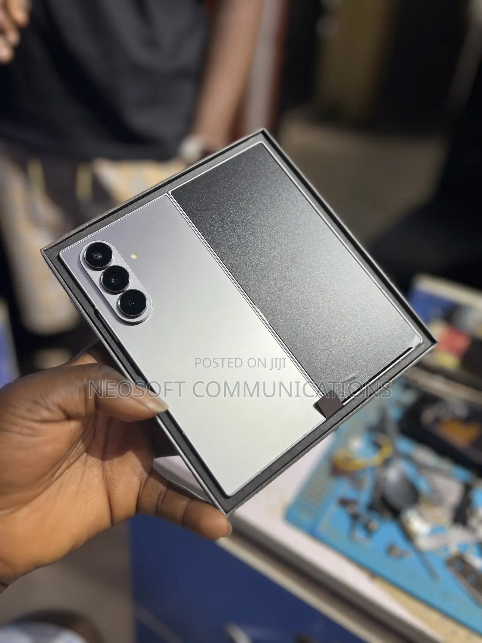 New Samsung Galaxy Fold 512 GB Silver