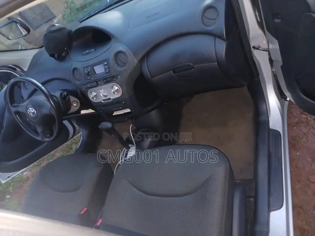 Toyota Yaris 2005 Silver