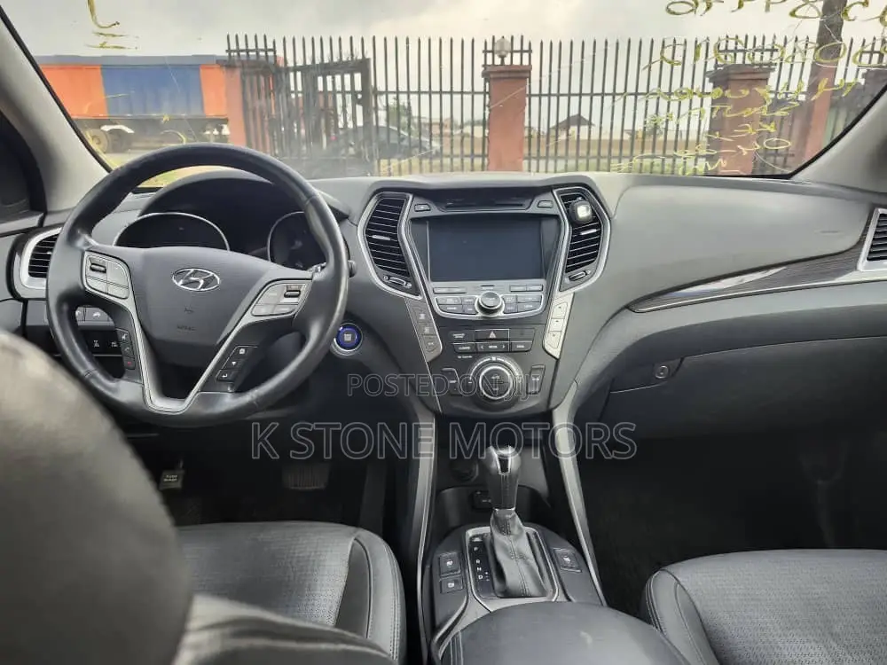 Hyundai Elantra 2016 Silver
