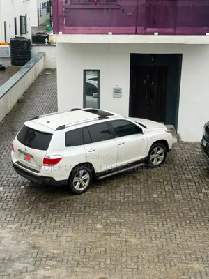 Toyota Highlander Limited 2012 White