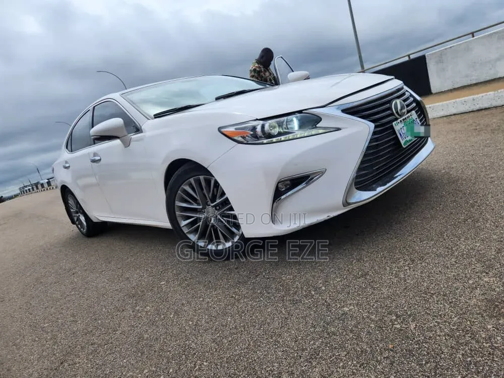 Lexus ES 350 FWD 2013 White