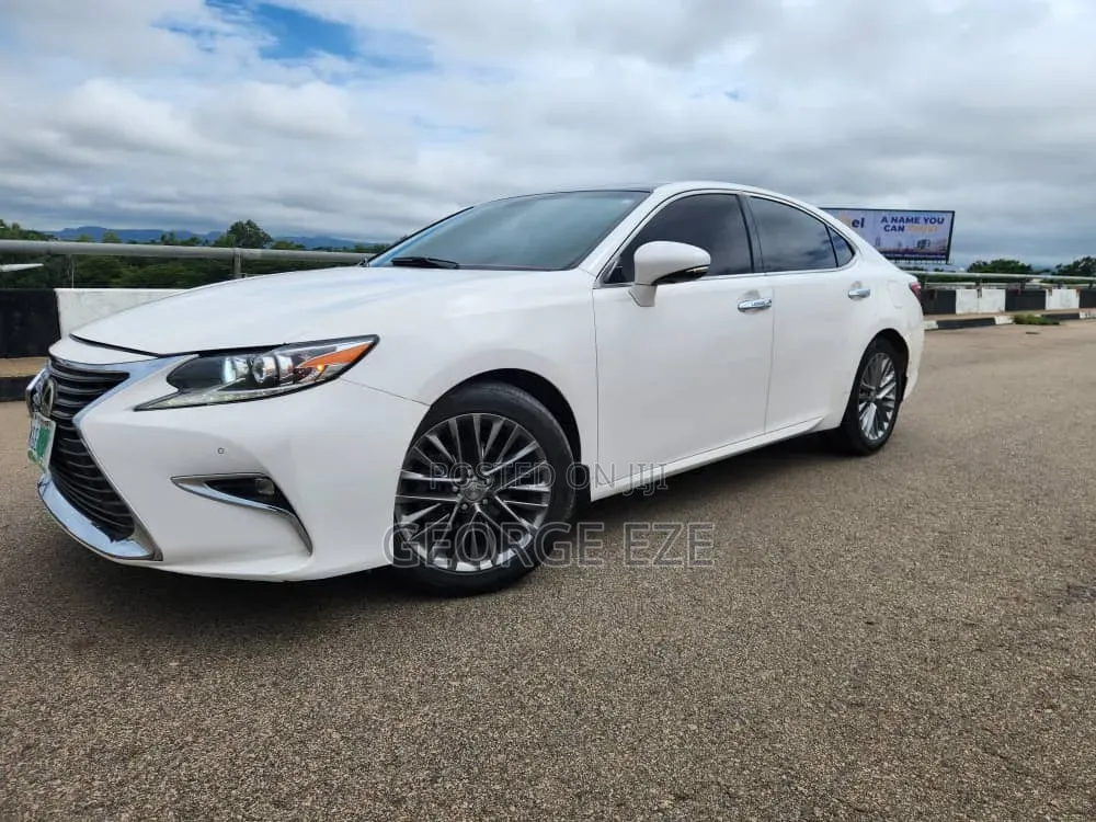 Lexus ES 350 FWD 2013 White