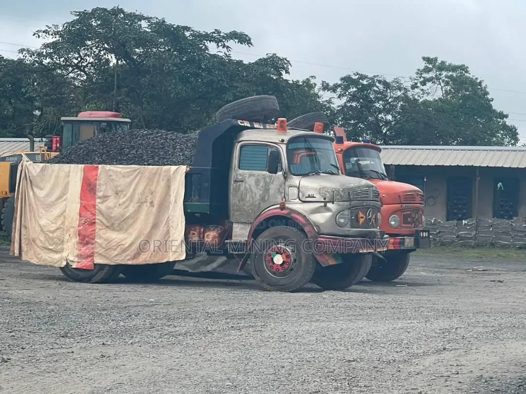 Payment on Delivery Iron Black Chippings and Granite All Materials