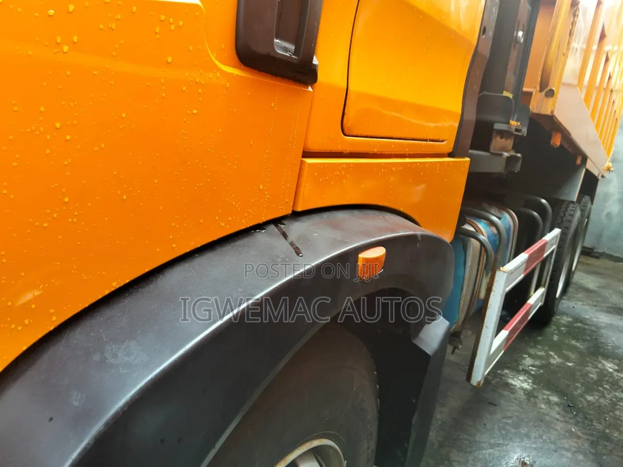 2015 How TX371 Dump Truck