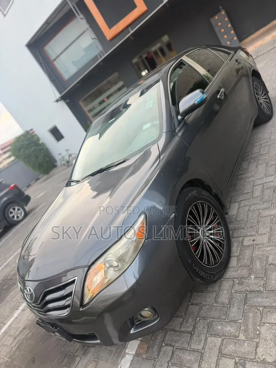 Toyota Camry LE 4dr Sedan (2.5L 4cyl 6AM) 2010 Gray