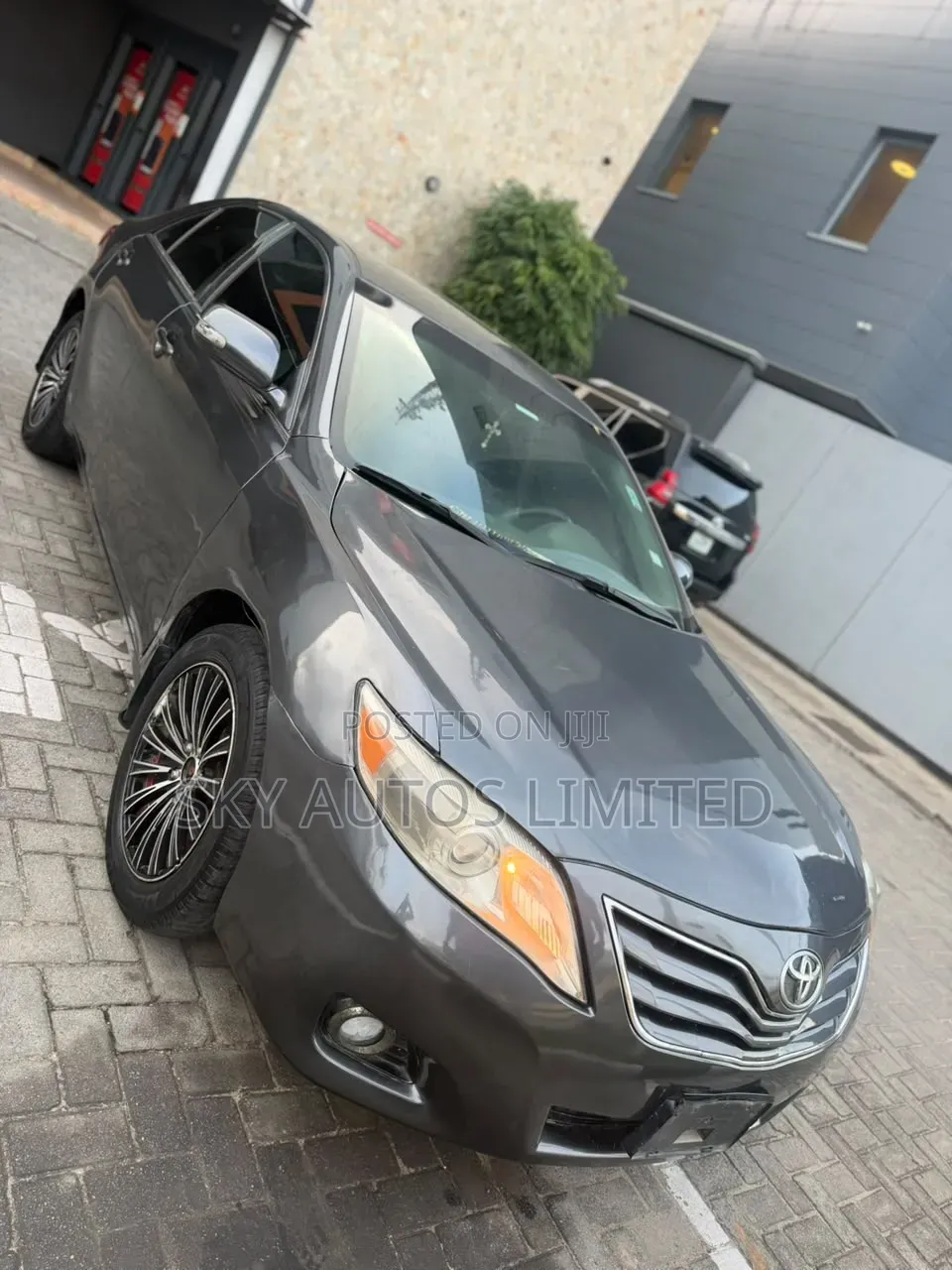 Toyota Camry LE 4dr Sedan (2.5L 4cyl 6AM) 2010 Gray