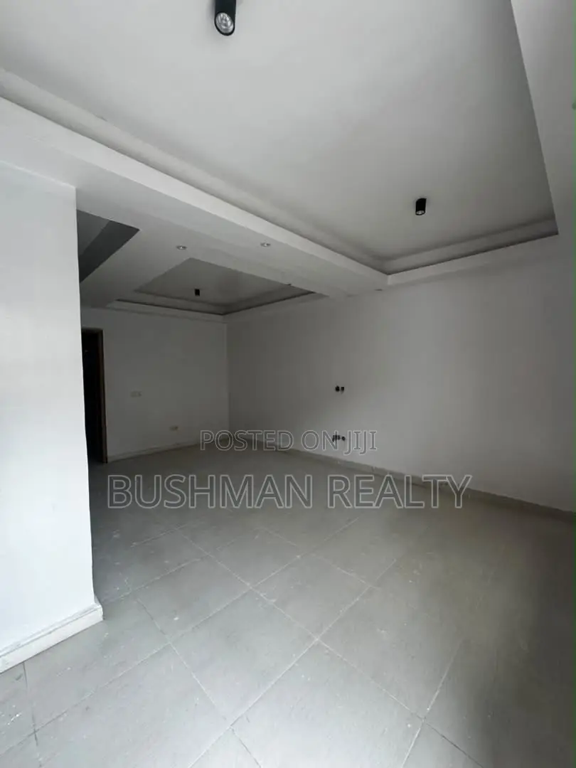 4bdrm Duplex in Lekki Phase 1 for rent