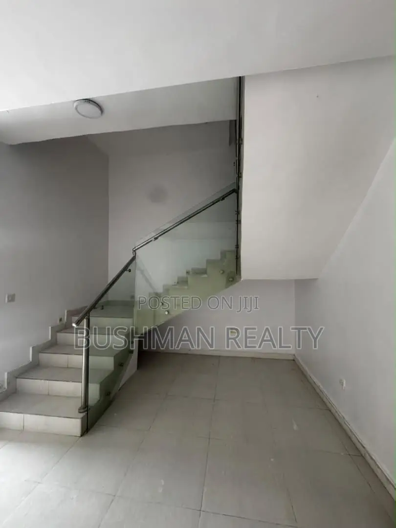 4bdrm Duplex in Lekki Phase 1 for rent